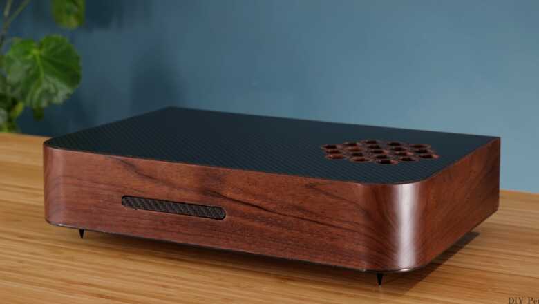PS5: Modifican la consola en madera y fibra de carbono